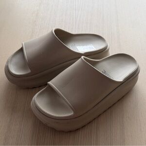 MOVING SALE | Buy by 2/21 | H&M Cream Platform Mules, Size 5, Like new